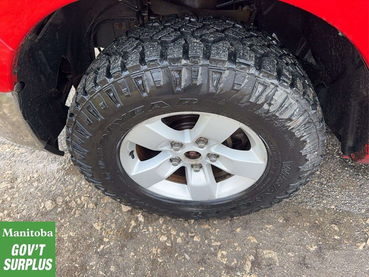 2016-dodge-1500-image-25