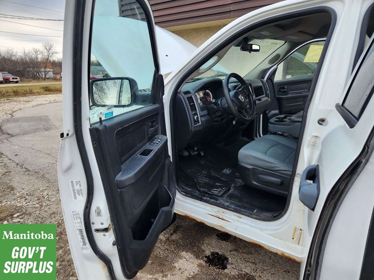 2014-dodge-1500-image-23