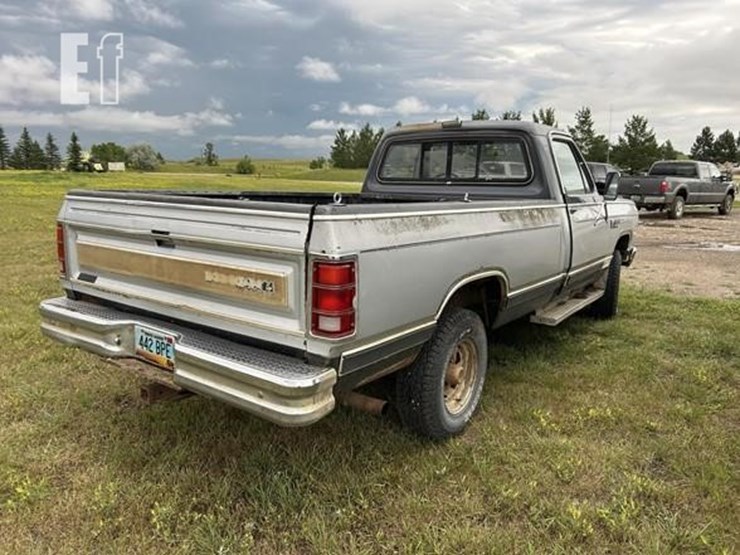 1987-dodge-150-image-2