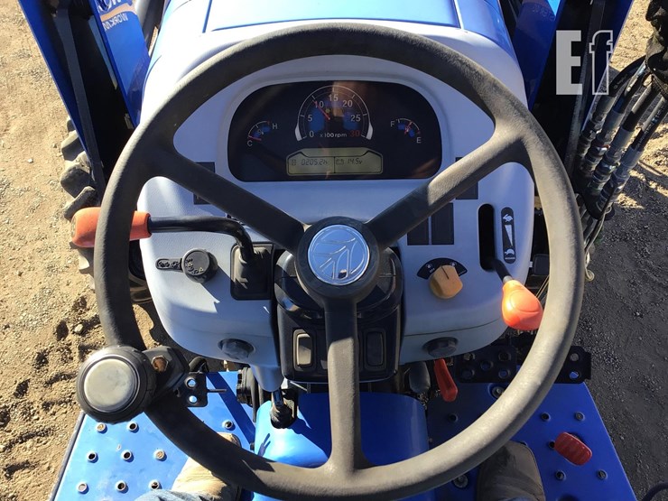 2017-new-holland-workmaster-40-image-17