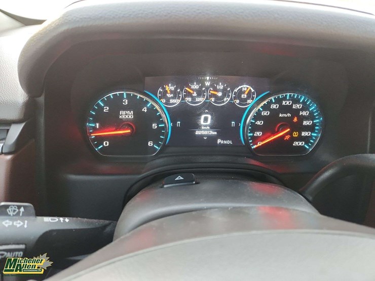 2018-chevrolet-tahoe-ltz-image-8