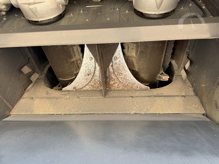 2022-claas-lexion-7500-image-96