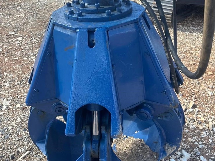 2021-komatsu-pc210-lc-11-image-16