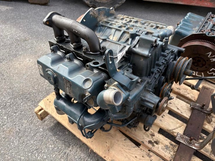 kubota-d1703-image-2