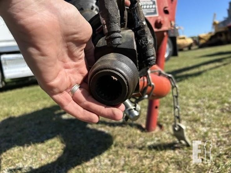 2014-new-holland-h7460-image-10