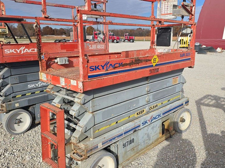 2012-skyjack-sjiii3226-image-4