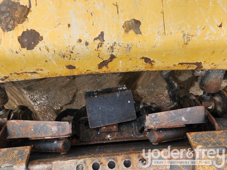 caterpillar-226b-image-15