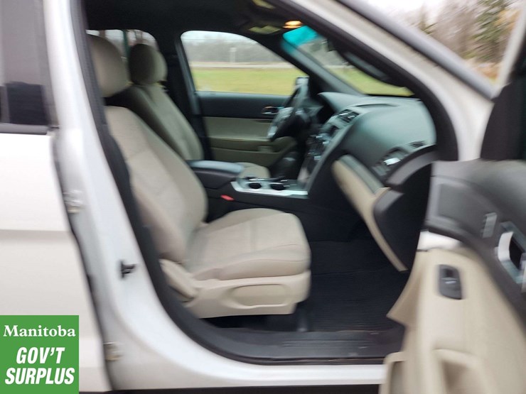 2013-ford-explorer-image-19