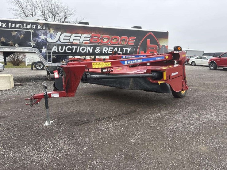 2021-new-holland-210-image-1