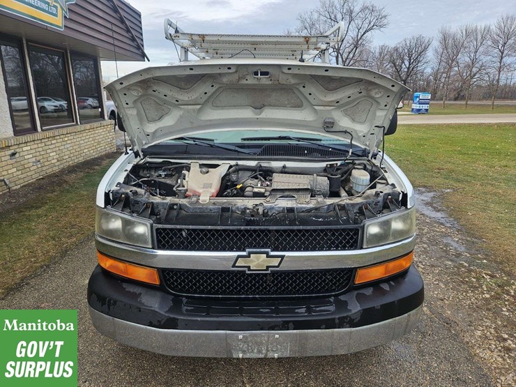 2011-chevrolet-express-1500-image-17