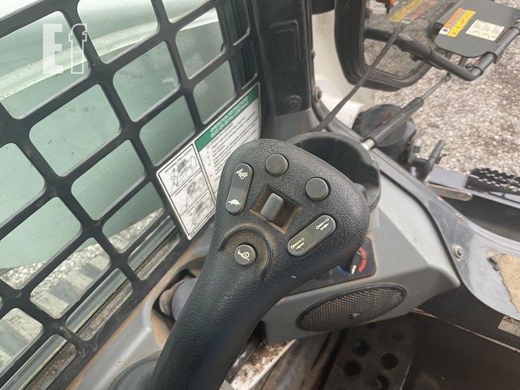 2021-bobcat-t870-image-19