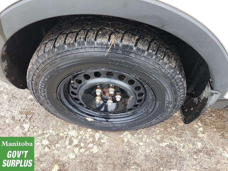 2013-ford-explorer-image-23