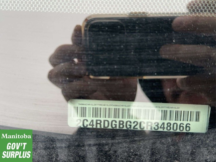 2012-dodge-grand-caravan-sxt-image-34