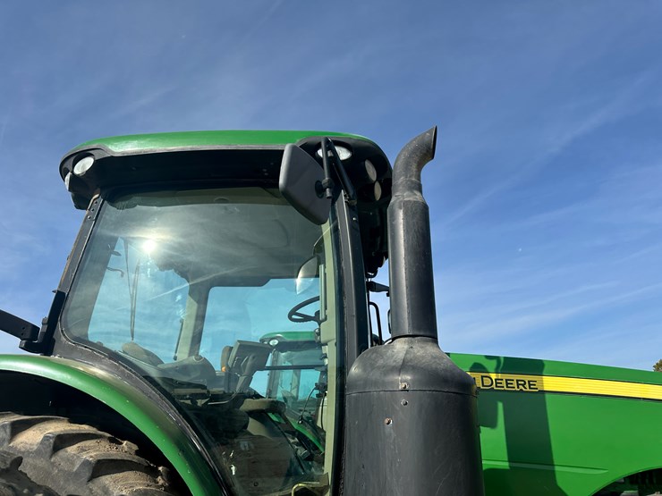 2013-john-deere-8285r-image-34