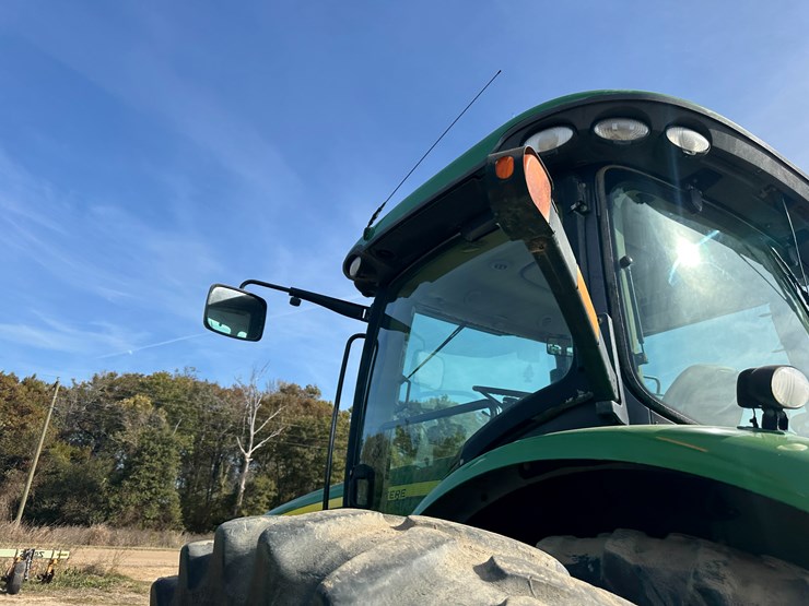 2010-john-deere-8295r-image-23