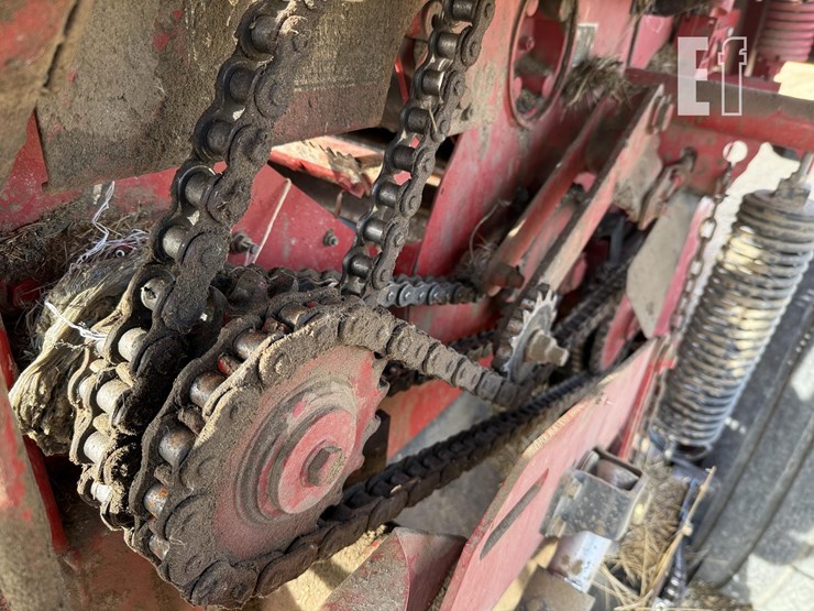 2013-case-ih-rb564-image-19