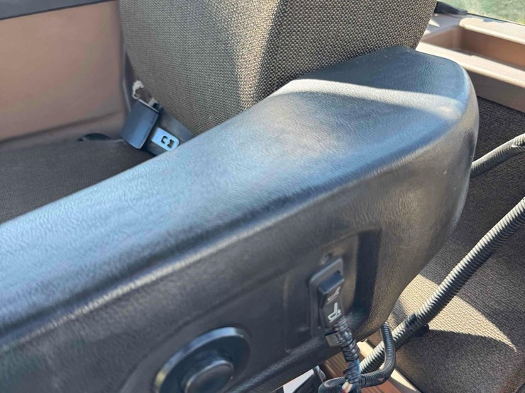 1999-john-deere-8100-image-25