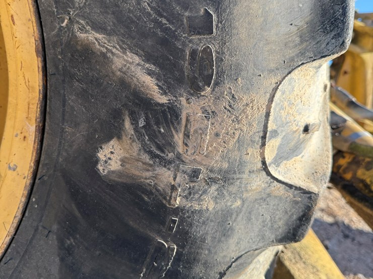 caterpillar-420d-image-10