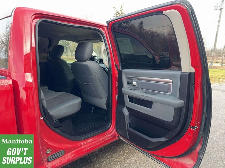 2016-dodge-1500-image-16