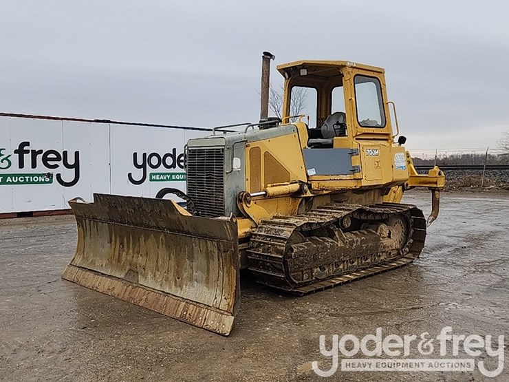 2004-deere-700h-image-1