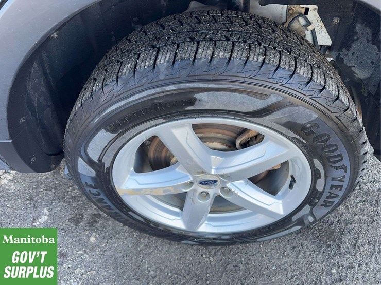 2017-ford-explorer-image-13