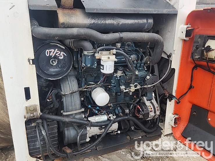 2007-bobcat-s300-image-12