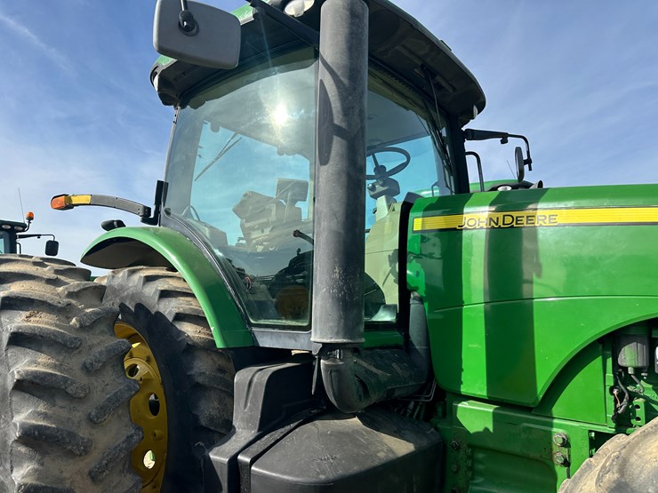2010-john-deere-8295r-image-35