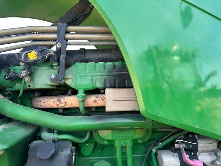 2010-john-deere-8295r-image-43