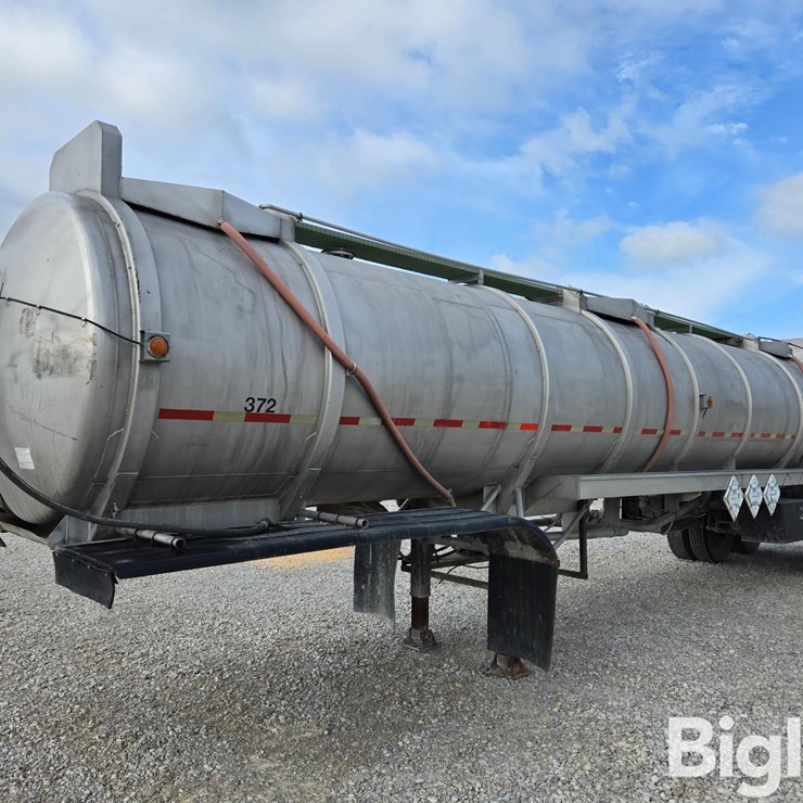 1969 J&L 3500-GAL T/A SS Tanker Trailer