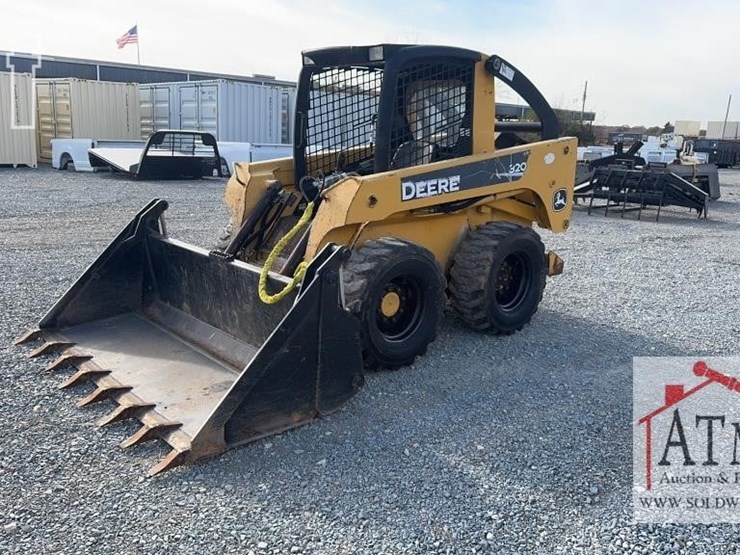 2008-deere-320-image-7