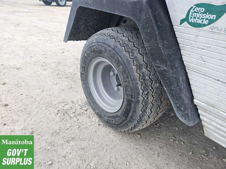 2011-club-car-turf-2-image-12