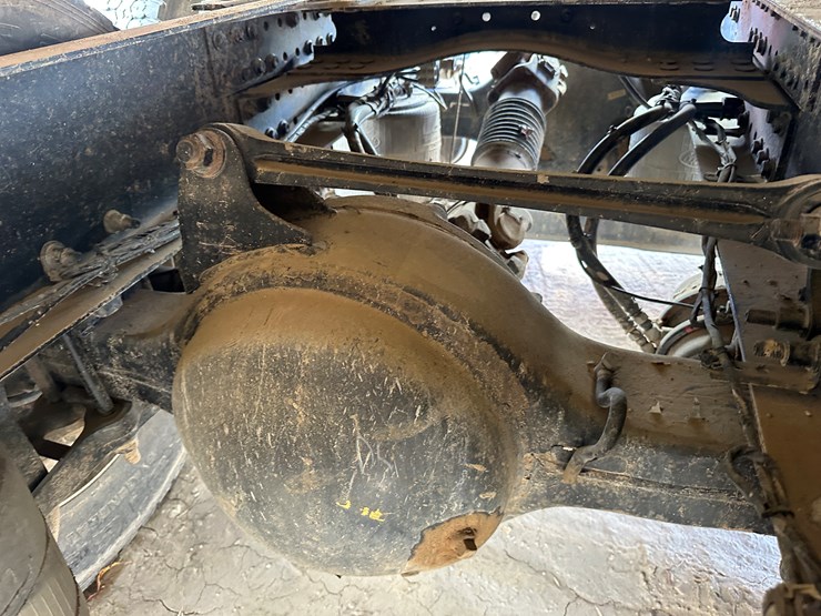 #33704-•-2011-mack-cxu-t/a-sleeper-truck-tractor-1m1aw09y8bm013165-image-15