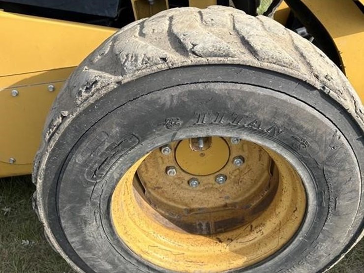 2019-caterpillar-262d3-image-19