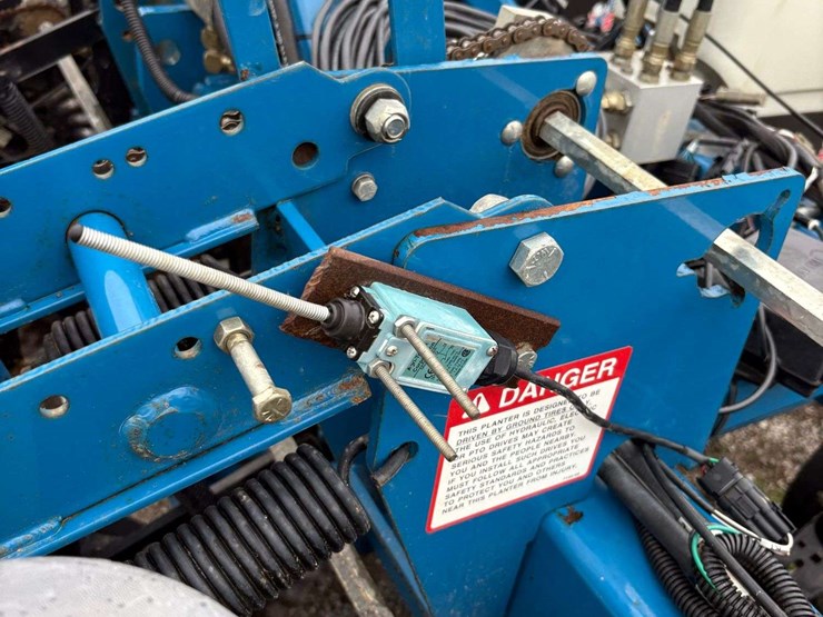 2005-kinze-3500-image-69