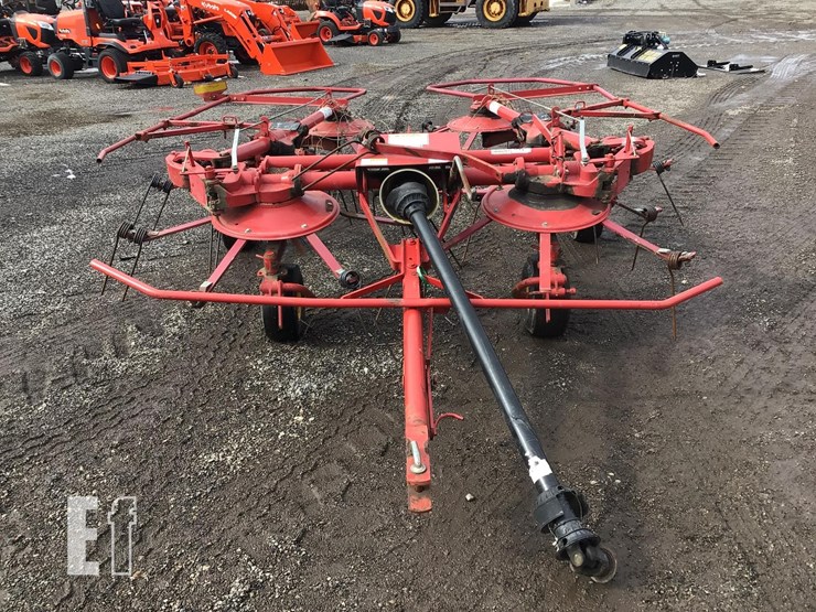 new-holland-169-image-1