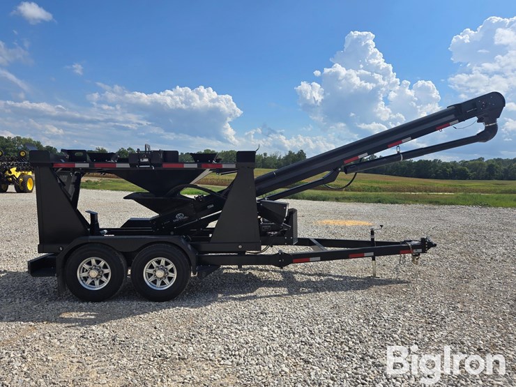 2023-j&m-c450-4-box-seed-tender-image-4