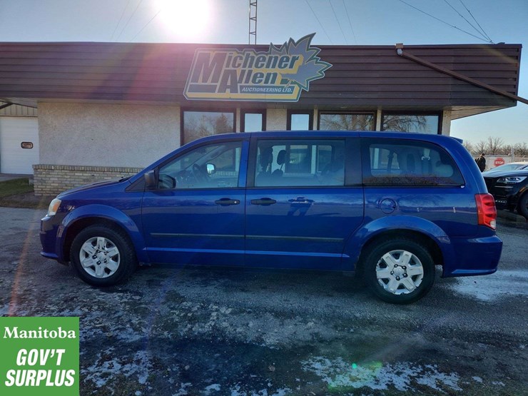 2013-dodge-grand-caravan-image-2