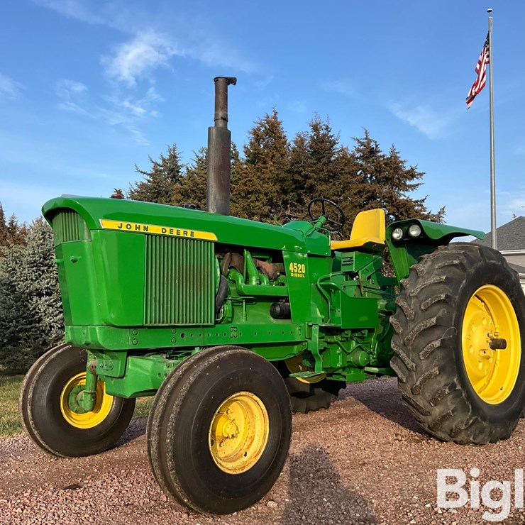 1969 JOHN DEERE 4520