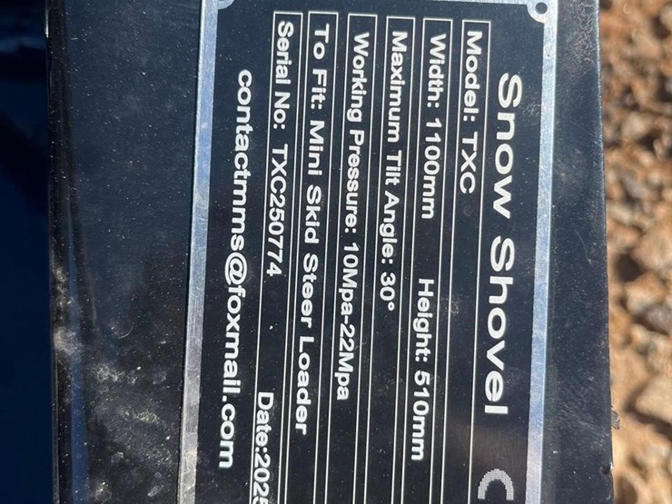future-txc-hydraulic-skid-steer-snow-shovel-image-5