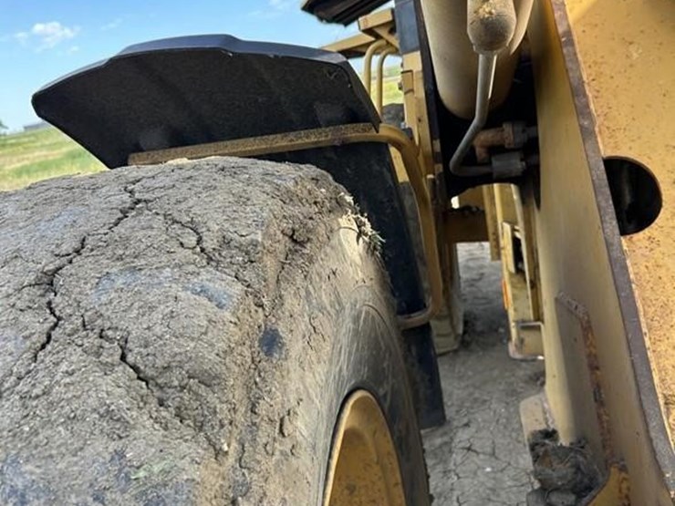 2004-caterpillar-928g-image-34