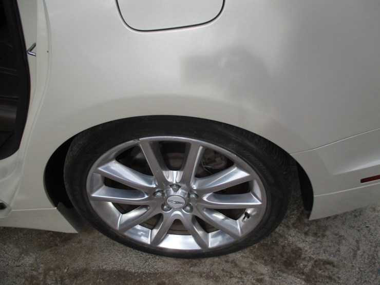 2014-lincoln-mkz-sedan,-image-16