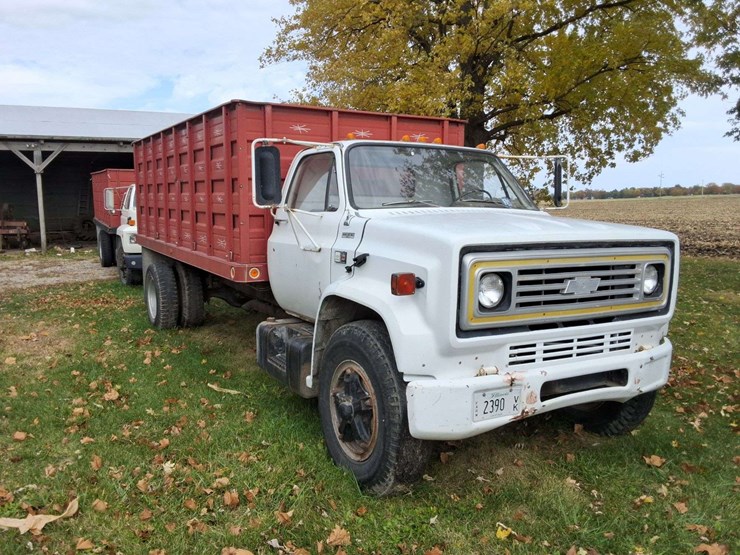 chevrolet-diesel-grain-truck,-5-x-2-speed,-single-axle,-runs,-weak-brakes,-wood-floor,-16ft-bed,-vin--1gbl7dig7bv106791-image-4