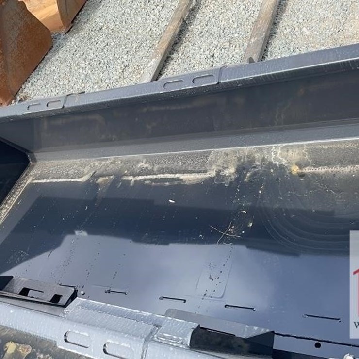 NEW WOLVERINE 84" TRACK DUTY BUCKET