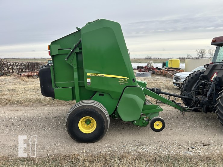 2018-john-deere-560m-image-11