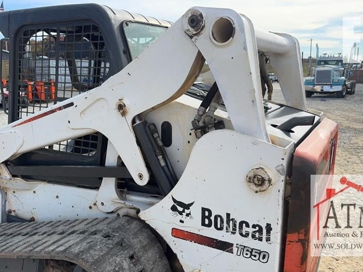 2012-bobcat-t650-image-18