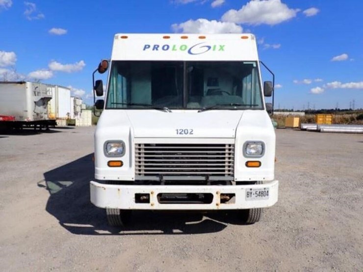 2012-freightliner-mt55-image-2