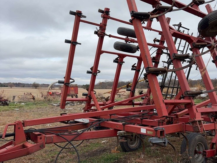 case-ih-4300-image-10