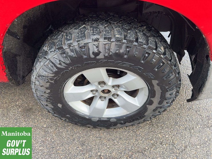 2016-dodge-1500-image-24