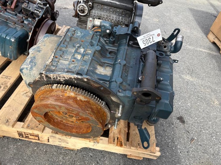 kubota-d1703-image-3