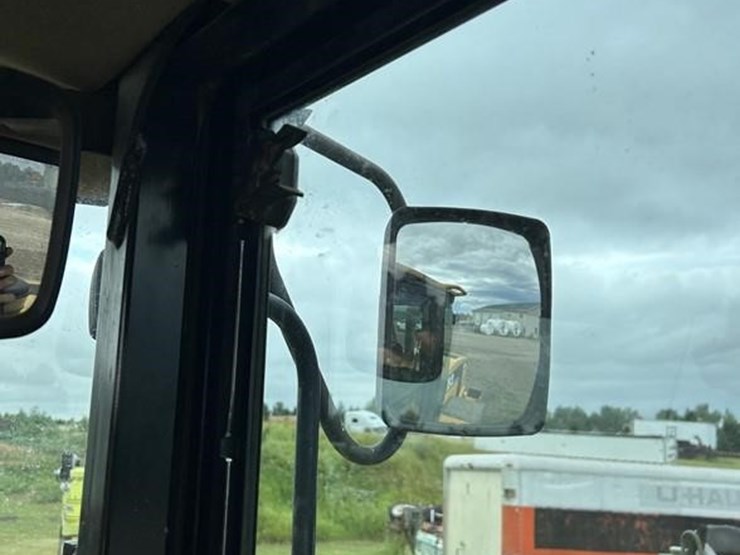 2004-caterpillar-938g-image-44